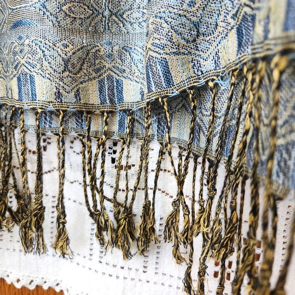 Elegant Paisley Scarf in Blue and Gold - Picture 11 of 14